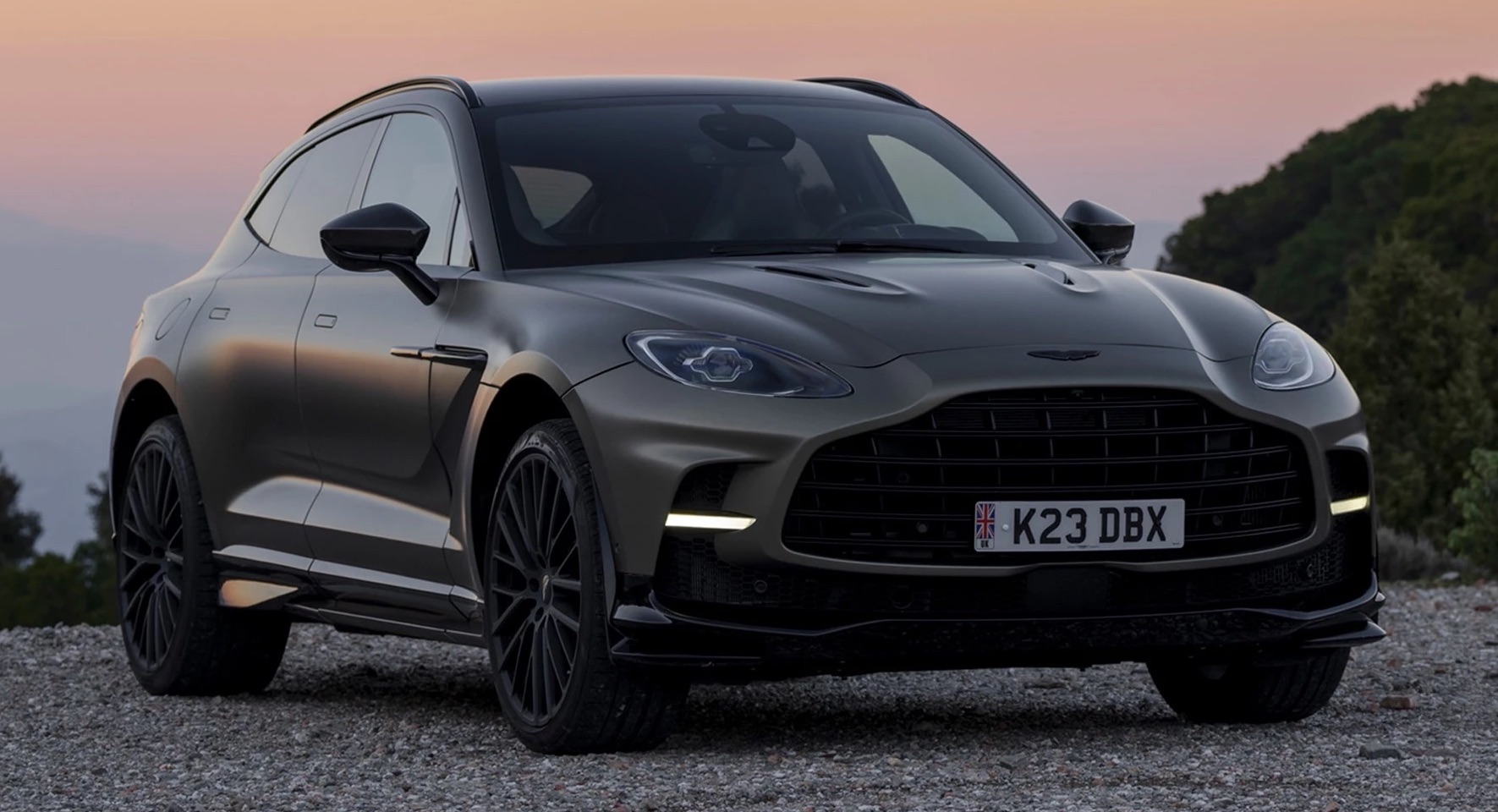 Aston Martin - DBX Aston Martin - DBX